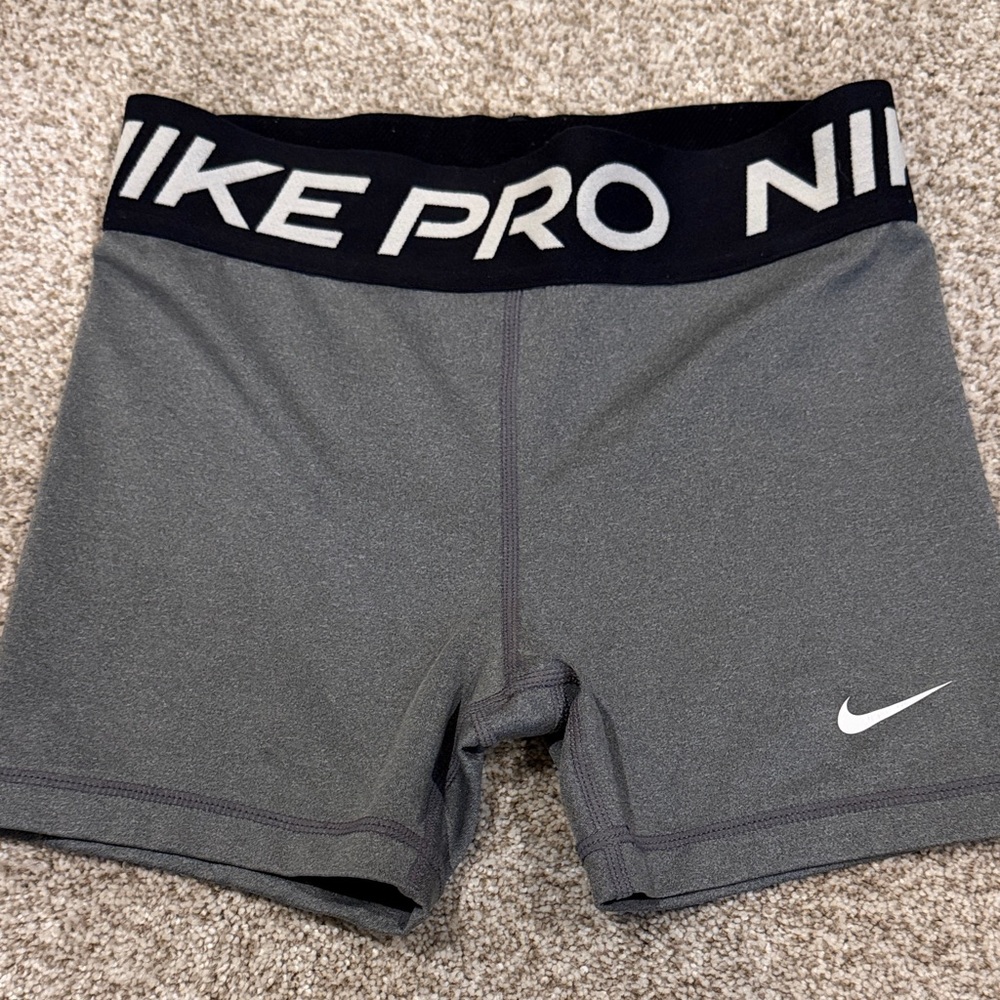 Nike Pro Dri-Fit Kids Girls Medium Shorts